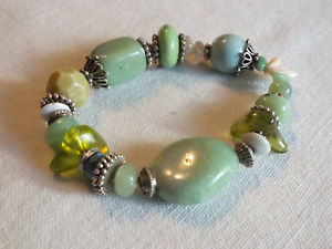 【送料無料】ブレスレット　アクセサリ―　ストレッチブレスレットシルバートーングリーントーンビーズワイドbeautiful stretch bracelet silver tone green tone chunky beads 58 wide
