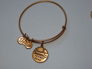 【送料無料】ブレスレット　アクセサリ―　アレックスブロンズフェンウェイパークブレスレットalex and ani mlbp bronze fenway park 2013 expandable bracelet