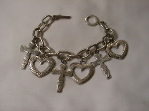【送料無料】ブレスレット アクセサリ― シルバークロスブレスレット…silver tone cross amp; heart charms bracelet