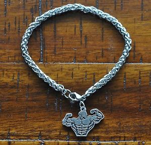 【送料無料】ブレスレット　アクセサリ―　ボディービルシルバートーンジムワークアウトブレスレットbodybuilding silver tone bracelet with bodybuilder charm crossfit gym workout