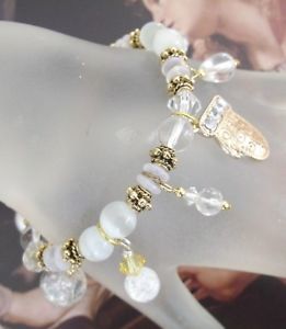 【送料無料】ブレスレット　アクセサリ―　クリスマスクリスタルビーズストレッチブレスレット christmas holiday crystal cats eye white bead mitten charm stretch bracelet