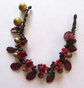 【貨物輸送無料】腕輪 添え物― なめし革腕輪leather bracelet flowers toggle red bells leaves  75 or 85