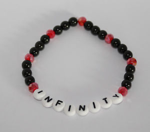 【送料無料】ブレスレット　アクセサリ―　ブレスレットリクエストブレスレット*レッド*bracelet beaded bracelet with request name personalised * red * handmade