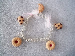【送料無料】ブレスレット　アクセサリ―　クッキーブレスレットbracelet charms in fimo handmade cookies