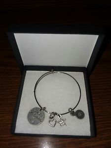 【送料無料】ブレスレット　アクセサリ―　ボックスブレスレットgift box chubbychico charms you are my sunshine bracelet 13,665円