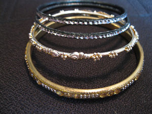 【送料無料】ブレスレット　アクセサリ―　ブレスレットロットlot of 4 bling bracelets