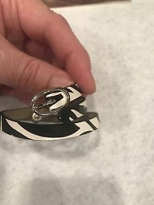 【送料無料】ブレスレット　アクセサリ―　フクロウレザーラップブレスレットゼブラorigami owl leather wrap bracelet zebra br4020