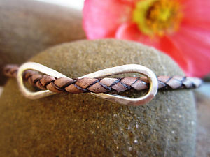 【送料無料】ブレスレット　アクセサリ&mdash;　ブレスレットスターリングシルバーボロレザーコードメンズレディースinfinity bracelet hammered sterling silver and bolo leather cord menswomens｜hokushin