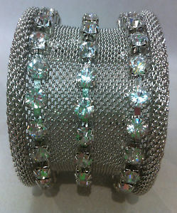 【送料無料】ブレスレット　アクセサリ―　ラインストーンシルバーカフブレスレット rhinestone and silver metal cuff bracelet