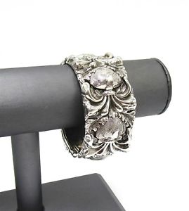 【送料無料】ブレスレット　アクセサリ―　ホワイティングデービスシルバートーンヒンジカフブレスレットwhiting amp; davis co silver tone filigree ornate hinged cuff bracelet cb0742