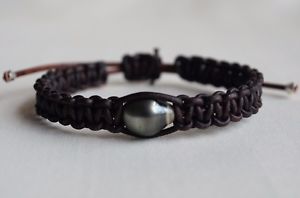 【貨物輸送無料】腕輪 付属品― 腕輪タヒチgenuine tahitian cultured pearl on brown leather bracelet adjustable yevga