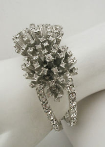 【送料無料】ブレスレット　アクセサリ&mdash;　オスカーデラレンタブレスレットoscar de la renta crystal starburst hinged bracelet｜hokushin