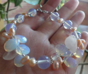 【送料無料】ブレスレット　アクセサリ―　ムーンストーンピンクブレスレットmoonstone pink pearls natural stone bracelet women