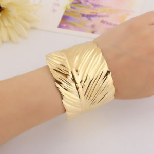 【送料無料】ブレスレット　アクセサリ―　メインアンティークカフブレスレットas fr51134 feuille forme cuff bracelet poignet main en metal plaque or antique