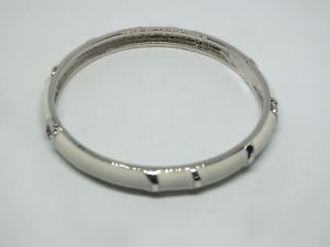【送料無料】ブレスレット　アクセサリ―　クランプブレスレットシルバーエナメルクリアワイドbeautiful clamp bracelet silver tone white enamel clear rhinestones 38 wide