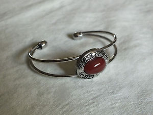 【送料無料】ブレスレット　アクセサリ―　カフブレスレットシルバートーンオレンジカボションワイドニースbeautiful cuff bracelet silver tone amber cabochon 2 38 x 78 wide nice