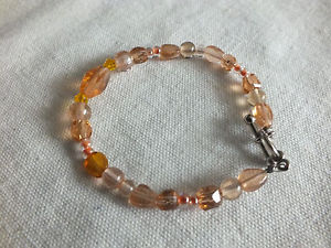 【送料無料】ブレスレット　アクセサリ―　ブレスレットシルバーイエローピンク127トグルbeautiful clasp bracelet silver tone peach yellow pink beads toggle clasp 7 12