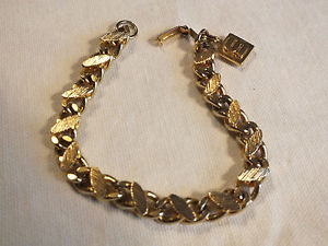 【送料無料】ブレスレット　アクセサリ―　s 7 14 lg x 14wcutebeautiful clasp bracelet gold tone texture dangling s 7 14 lg x 14 w cute