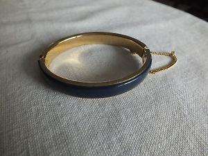 【送料無料】ブレスレット　アクセサリ―　ブレスレットチェーン38wx 238beautiful clasp bracelet gold tone navy inset safety chain 38 w x 2 38 across 13,075円