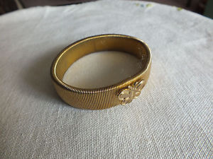 【送料無料】ブレスレット　アクセサリ―　ストレッチブレスレットゴールドトーンメダイヨンbeautiful stretch bracelet gold tone expansion butterfly medallion 58 w cute