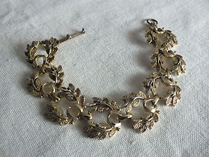 【送料無料】ブレスレット　アクセサリ―　ブレスレット78x 7 14 lg nicebeautiful clasp bracelet gold tone textured leaves 78 wide x 7 14 lg nice