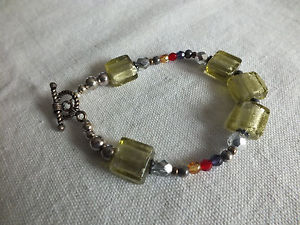 【送料無料】ブレスレット　アクセサリ―　ライトグリーントグルブレスレットシルバーbeautiful clasp bracelet silver tone colorful light green beads toggle clasp