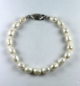 【送料無料】ブレスレット　アクセサリ―　パールブレスレットｇpearl bracelet 12g