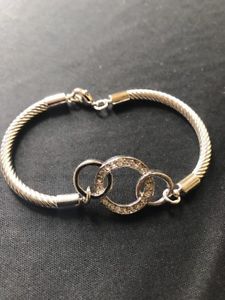 【貨物輸送無料】腕輪 添え物― パークレーンブレスレットスワロフスキークリスタルドルpark lane infinity bracelet 8 genuine swarovski crystals retail 44