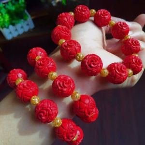 【送料無料】ブレスレット　アクセサリ―　ロマンチックシナバークォーツローズブレスレットプレゼントnoble romantic natural cinnabar quartz carving rose bracelet women birthday gift