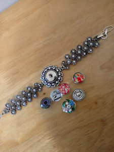 【送料無料】ブレスレット　アクセサリ―　スナップブレスレットスナップ listingrhinestone silvertone snap bracelet with six 18mm snaps 12,395円