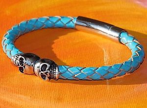 【送料無料】メンズブレスレット　ツインスカルターコイズレザーライムベイアートステンレススティールブレスレットtwin skull turquoise braided leather amp; stainless steel bracelet by lyme bay art