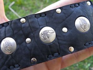 【貨物輸送無料】メンズ腕輪 ビンテージスターリングボタンバイソンレザーカフブレスレットvintage sterling silver bear claw button placed bison leather cuff bracelet メンズジュエリー・アクセサリー-ブレスレット-ジュエリー・アクセサリー