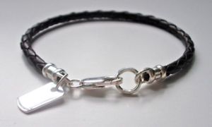 【送料無料】メンズブレスレット　レザーブレスレットスターリングシルバータグ