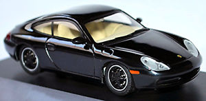【送料無料】模型車　スポーツカー　ポルシェカレーペブラックメタルホイール