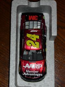 【送料無料】模型車　スポーツカー　ジェフゴードンメリットエリートカーjeff gordon 2015 aarp members advantages elite 124 car liquid color lionel nib