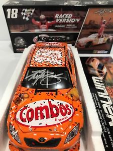 【送料無料】模型車　スポーツカー　200818カイルブッシュコンボドーバーメーカーサイン2008 18 kyle busch combos dover raced win autographed from manufacturer 26,625円