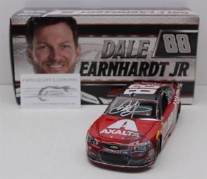 【送料無料】模型車　スポーツカー　デイルアーンハートジュニア＃サインレースバージョンdale earnhardt jr 88 2017 autographed axalta last ride raced version 124
