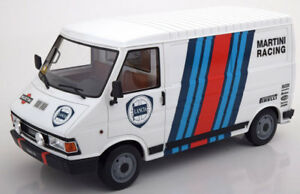 【送料無料】模型車　スポーツカー　フィアットランチアマルティニ118 laudoracingmodels fiat 242 assistenza lancia martini 1986｜hokushin
