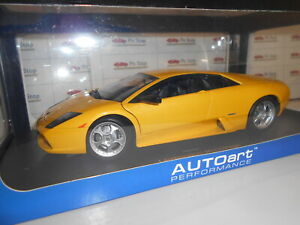 【送料無料】模型車　スポーツカー　ランボルギーニムルシエラゴイエローaa74511 by autoart lamborghini murcielago yellow met 118