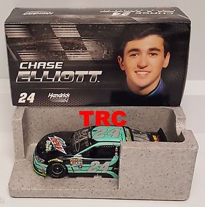 【送料無料】模型車　スポーツカー　チェイスエリオット2016ライオネル24 mtバヤ124 autographedchase elliott 2016 lionel collectibles 24 mt dew baja blast 124 autographed