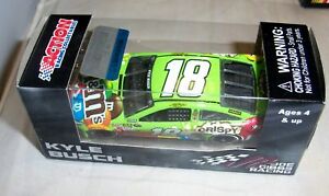 【送料無料】模型車　スポーツカー　164 action 201518 mms crispy green jgr toyota camry kyle buschrare nib164 action 2015 18 mamp;ms crispy green jgr toyota c