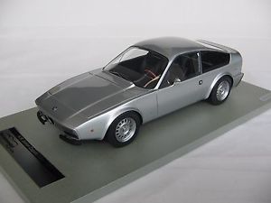 【送料無料】模型車　スポーツカー　スケールアルファロメオジュニアメタルシルバー118 scale tecnomodel alfa romeo 1300 junior zagato 1971 metal silvertm1821a