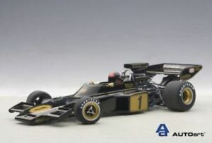 【送料無料】模型車　スポーツカー　ロータス＃シーズンフィッティパルディモデルlotus 72e f1 1 season 1973 e fittipaldi with figure autoart 118 aa87328 model