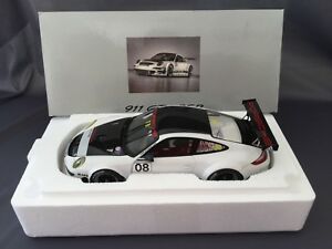 【送料無料】模型車 スポーツカー ポルシェ911 997 gt3 rsr08 118porsche 911 997 gt3 rsr n 08 118 autoart