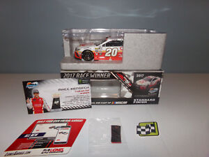 【送料無料】模型車　スポーツカー　124matt kenseth circlek phoenix win2017camry action nascar diecast mib124 matt kenseth circlek phoenix win 2017 camry act