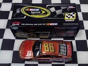 【送料無料】模型車　スポーツカー　デイルアーンハートジュニア＃ナショナルガードポコノアクションdale earnhardt jr 88 national guard pocono win 2014 action nib w884821ngejpvn