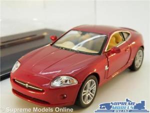 【送料無料】模型車　スポーツカー　ジャガークーペモデルカースポーツスケールケースjaguar xk xk8 coupe model car sports 138 scale red kinsmart display case k8q