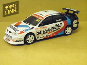 【送料無料】模型車 スポーツカー ガースシグネチャーシリーズツーリング143 garth tander valvoline 2001 signature series touring car carlectables 43047|hokushin