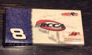 【送料無料】模型車　スポーツカー　デイルジュニアシボレーモンテカルロバドワイザースプリットクリアnever opened dale jr 8 2002 chevrolet monte carlo ss budweiser split clear car