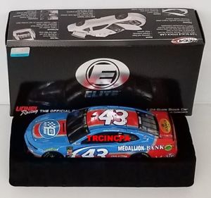 【送料無料】模型車　スポーツカー　bubbaウォーレス2018ライオネル43 pettyガレージメダルeliteカマロzl1 124bubba wallace 2018 lionel 43 pettys garagemedallion elite camaro zl1 124